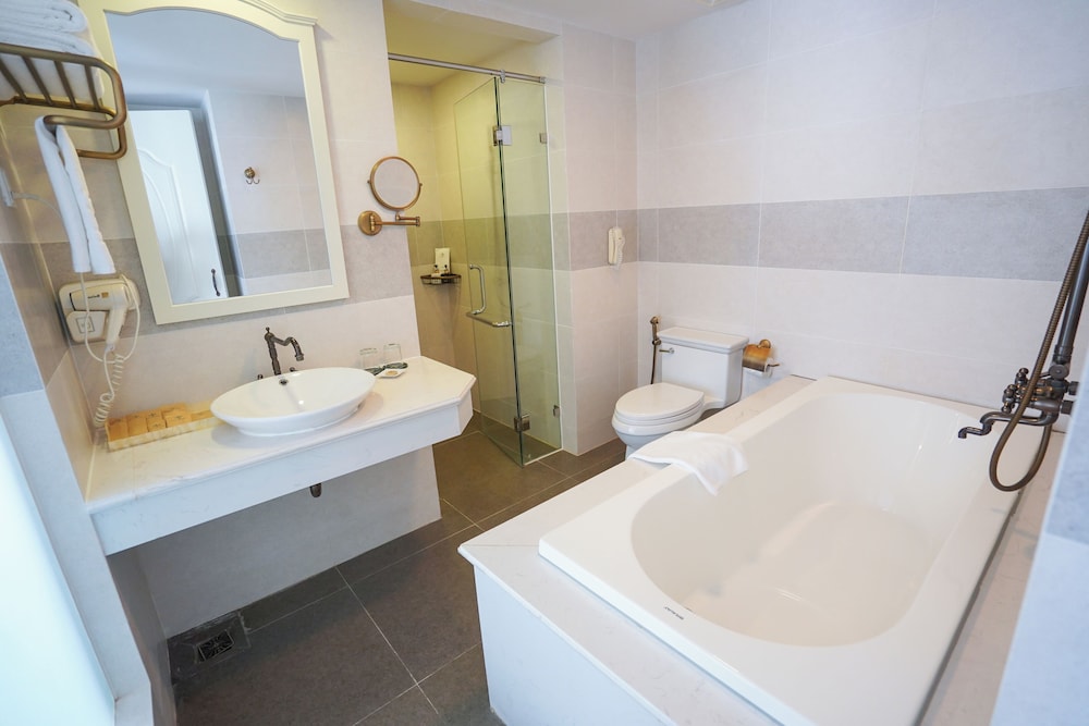 Isena Nha Trang Hotel 43/45