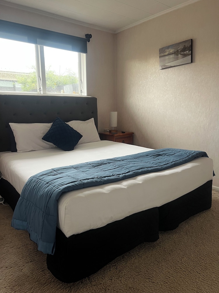 1 Bedroom, King Bed