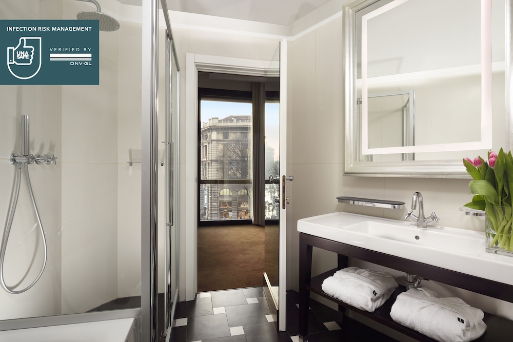 Unahotels Cusani Milan 15/69