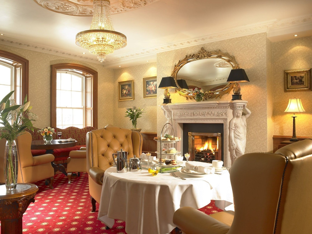 BRIDGE HOUSE HOTEL, LEISURE CLUB & SPA 39/45