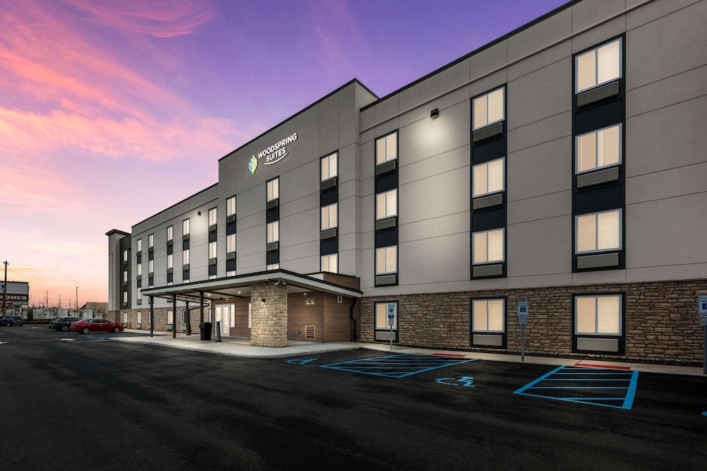 WoodSpring Suites Linden 2/23