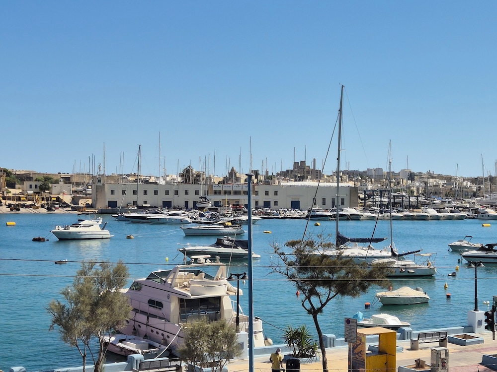 The Londoner Hotel Sliema 52/58