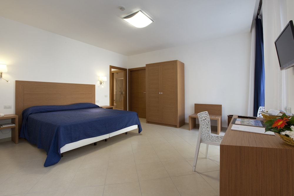 ROOM, DOUBLE BED, ANNEX