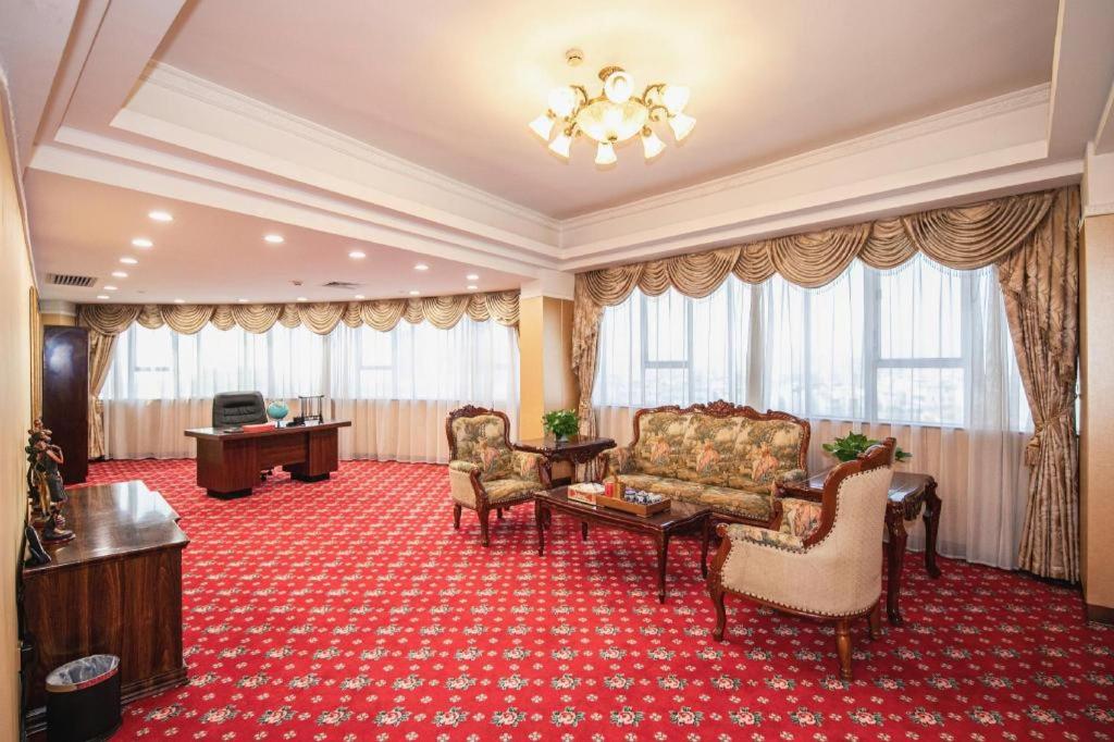 Foshan Emperor Hotel 55/69