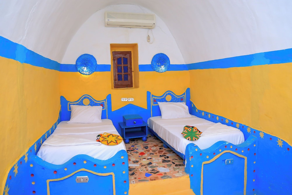 Legacy, Twin Beds