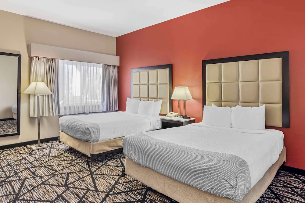 Standard, 2 Queen Beds, Accessible