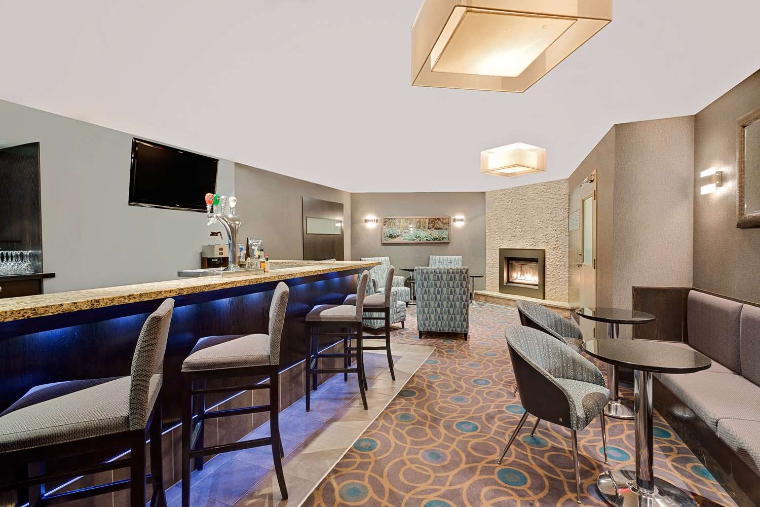 Ramada By Wyndham Kamloops 33/47