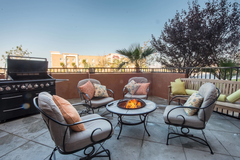 Springhill Suites by Marriott Ridgecrest 32/44