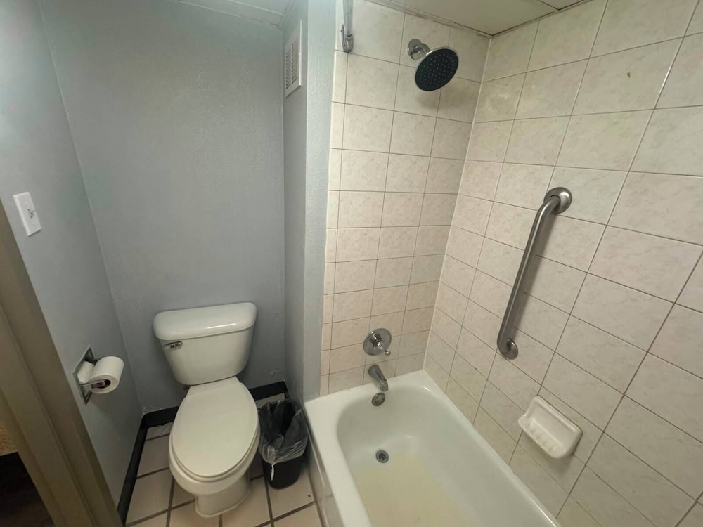 Express Inn Suites 56/58