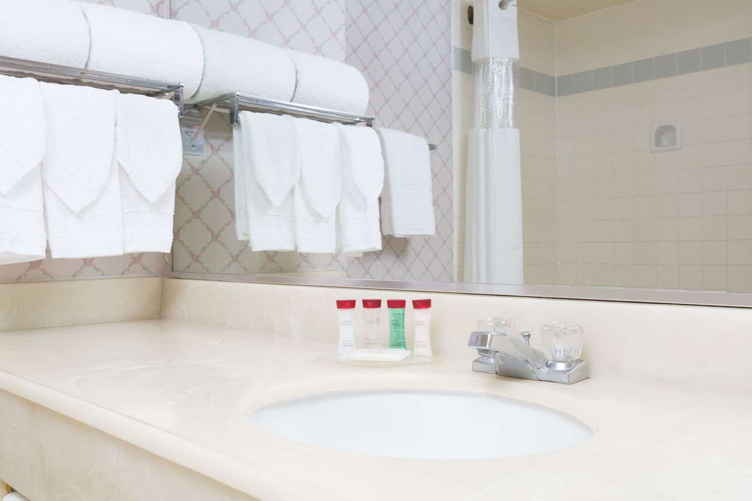 Ramada by Wyndham Hawthorne LAX / LA Stadium 38/38