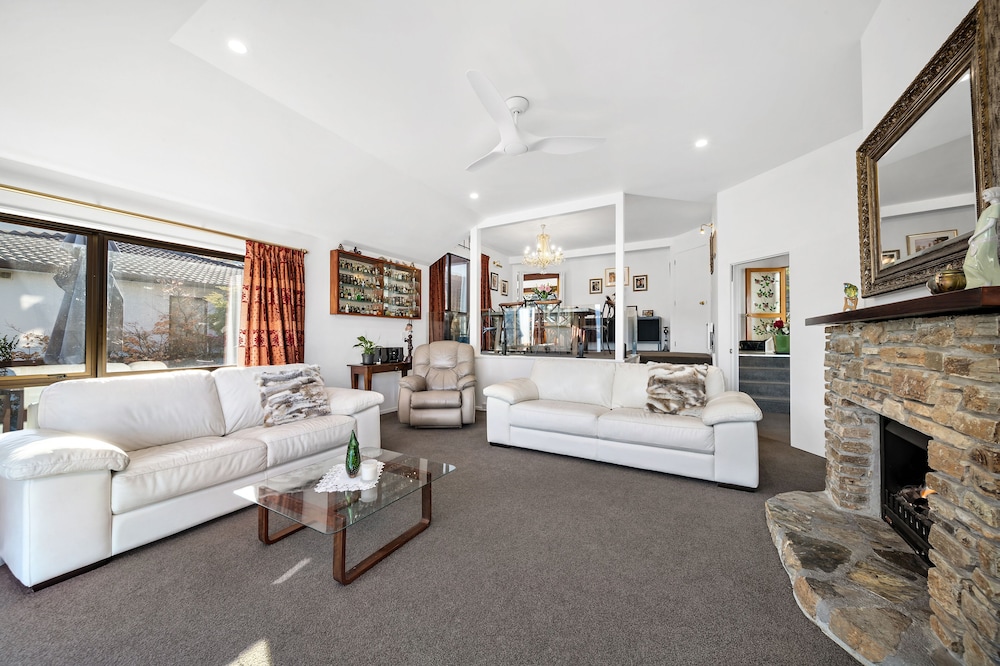 Balmoral Lodge 40/65
