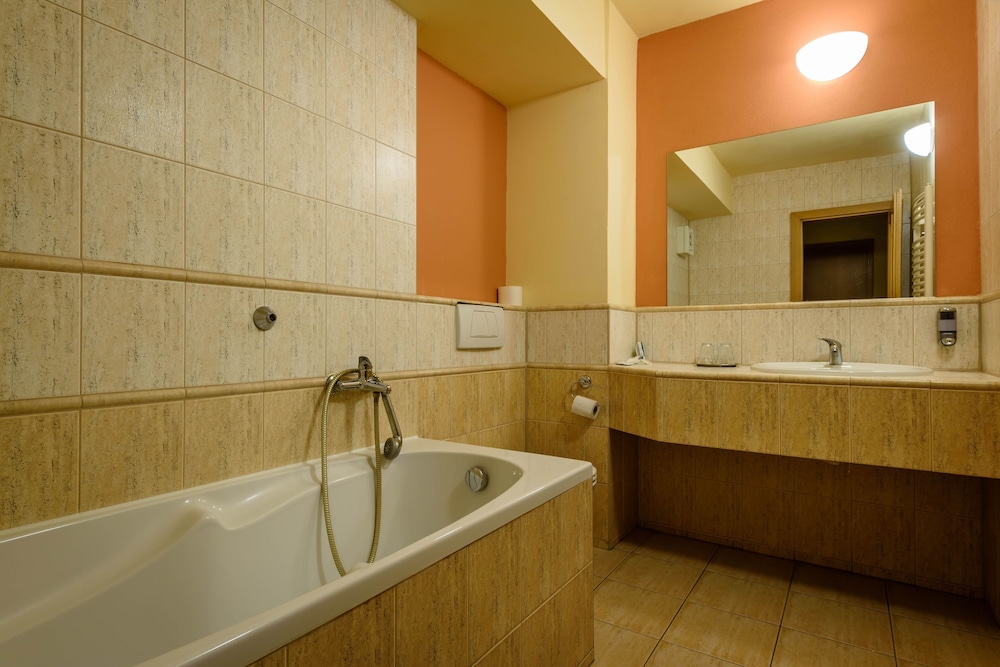 Hotel Boboty 38/39