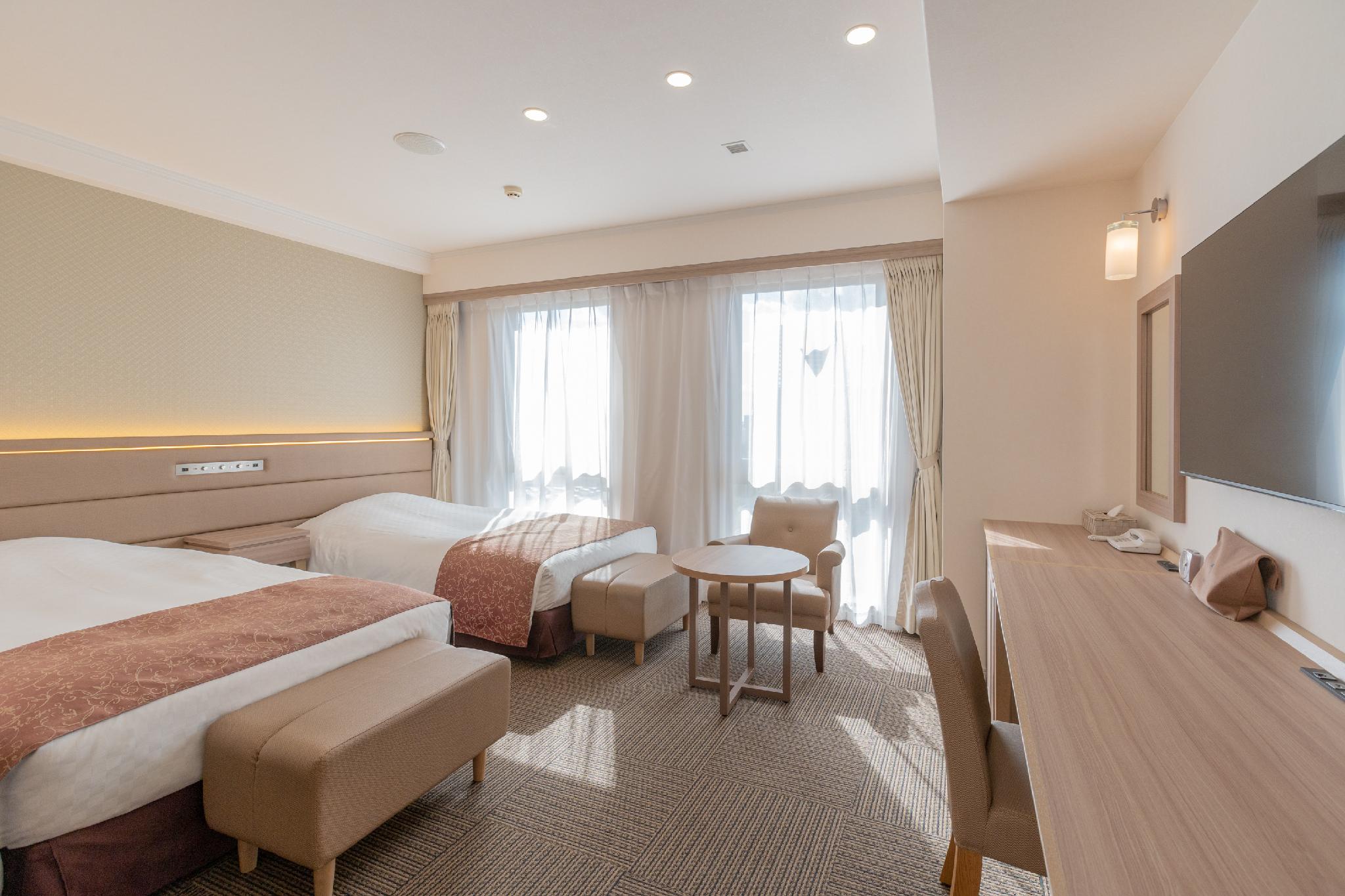 Room, Twin Beds, Night View, Top Floor