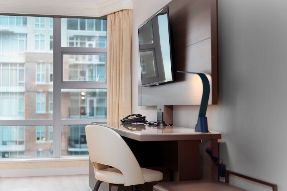 Marriott Victoria Inner Harbour 36/38