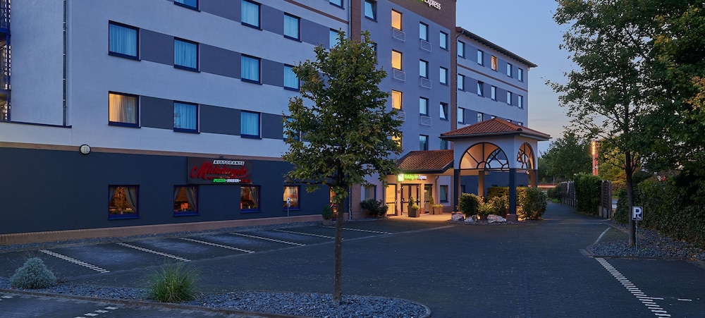 HOLIDAY INN EXPRESS COLOGNE TROISDORF 1/42