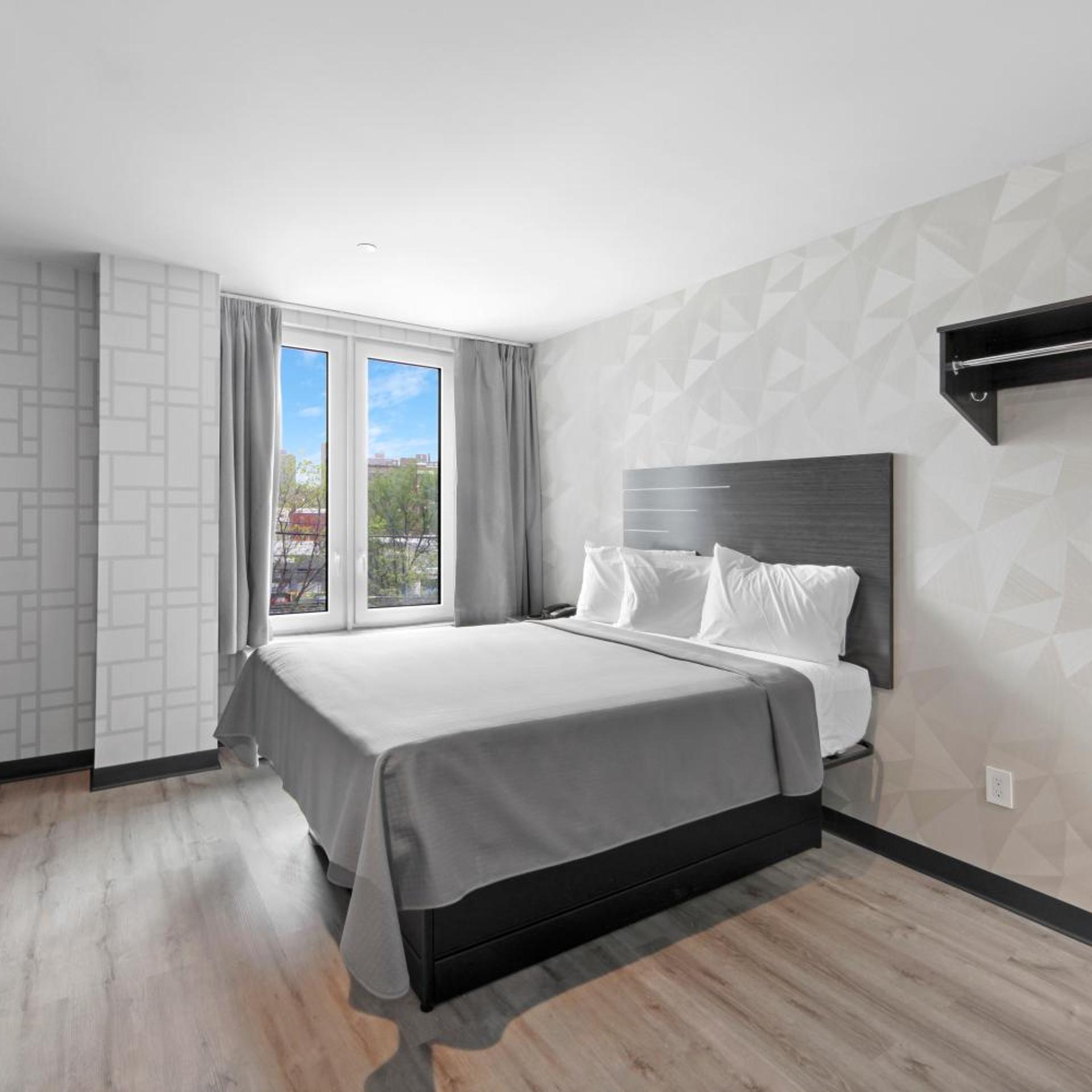 Hotel 365 Bronx 18/50