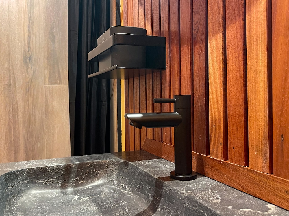 Jan Kok Lodges 24/47