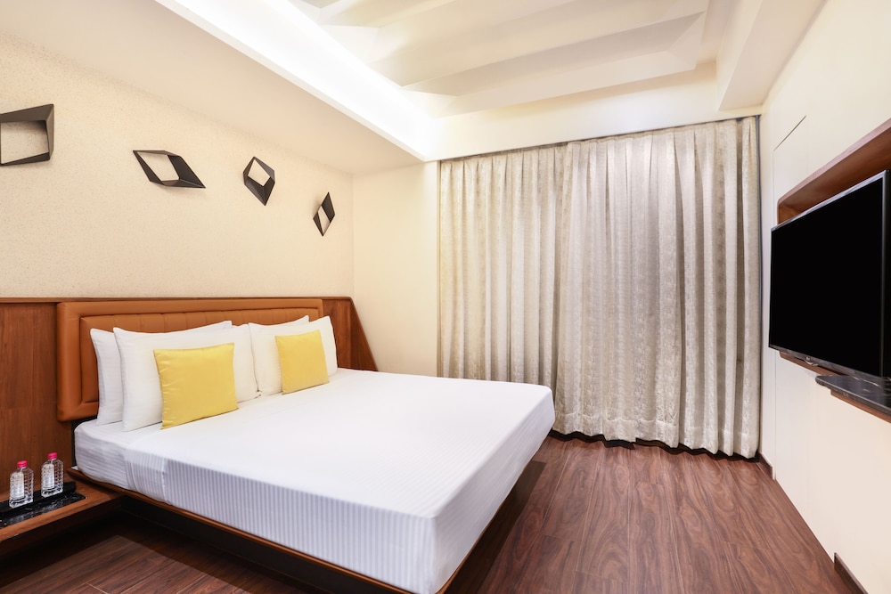 Keys Select by Lemon Tree Hotels 11/34