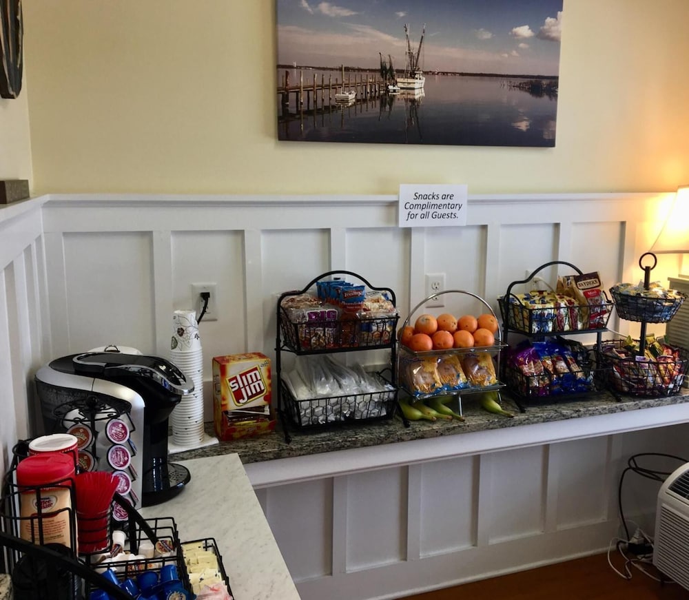 Topsail Shores Inn 44/67