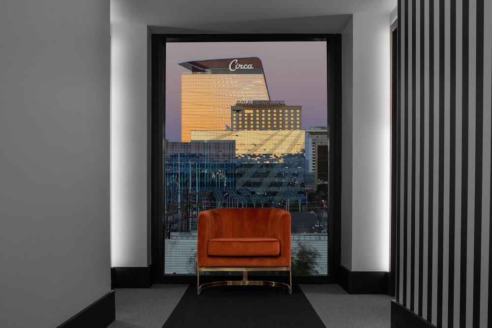 The ENGLiSH Hotel, Las Vegas, a Tribute Portfolio Hotel 8/34