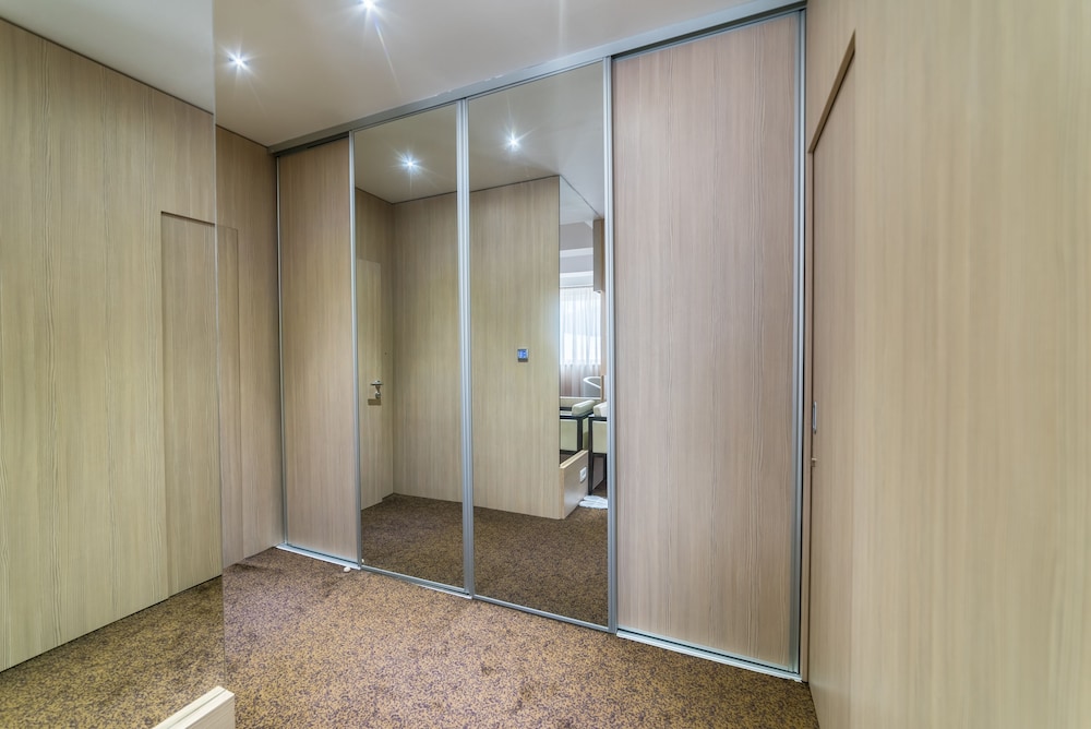 CITY HOTEL MOSTAR 34/69