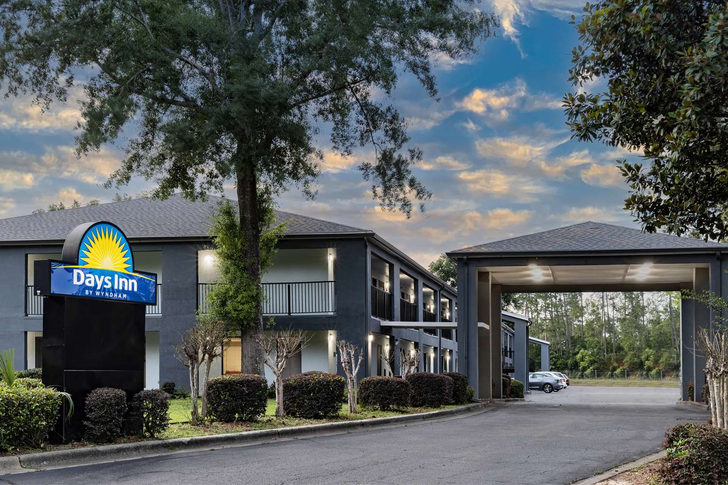 Days Inn by Wyndham Pensacola I-10 30/34