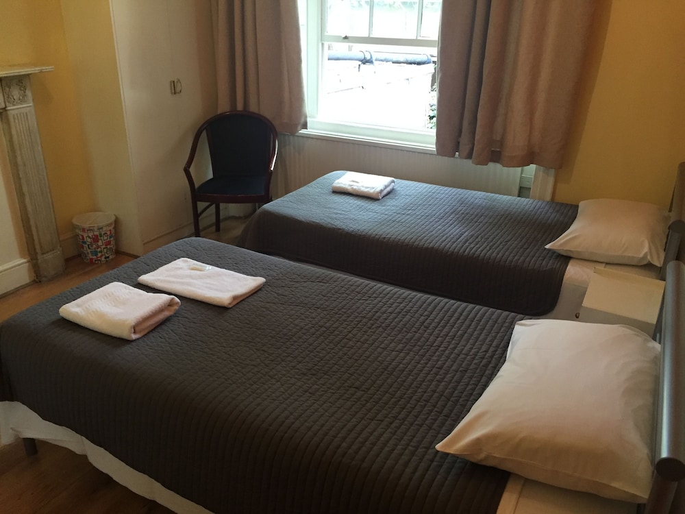 Gresham Hotel 21/50