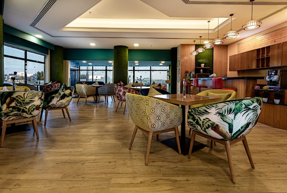 Phoenicia Tower Hotel 52/67