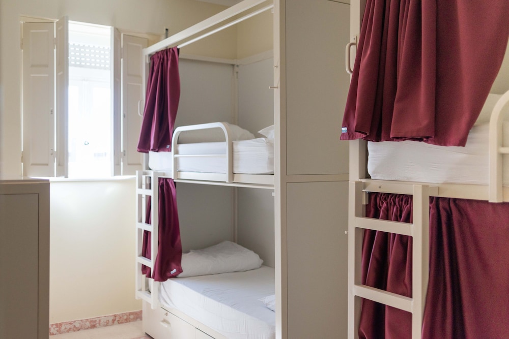 Sant Jordi Hostels Lisbon 18/72