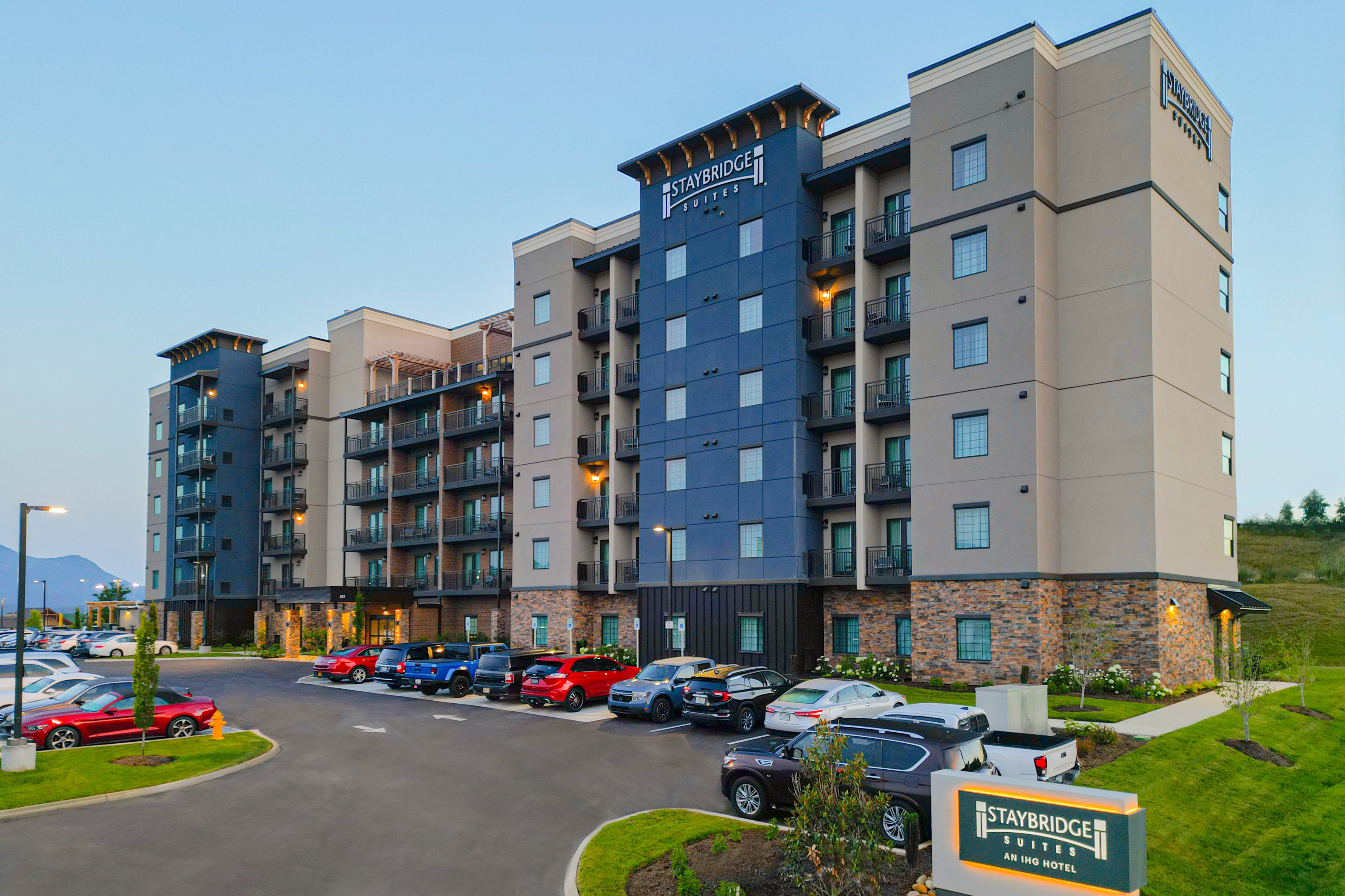 Staybridge Suites Pigeon Forge - Smoky Mtns, an IHG Hotel 40/50