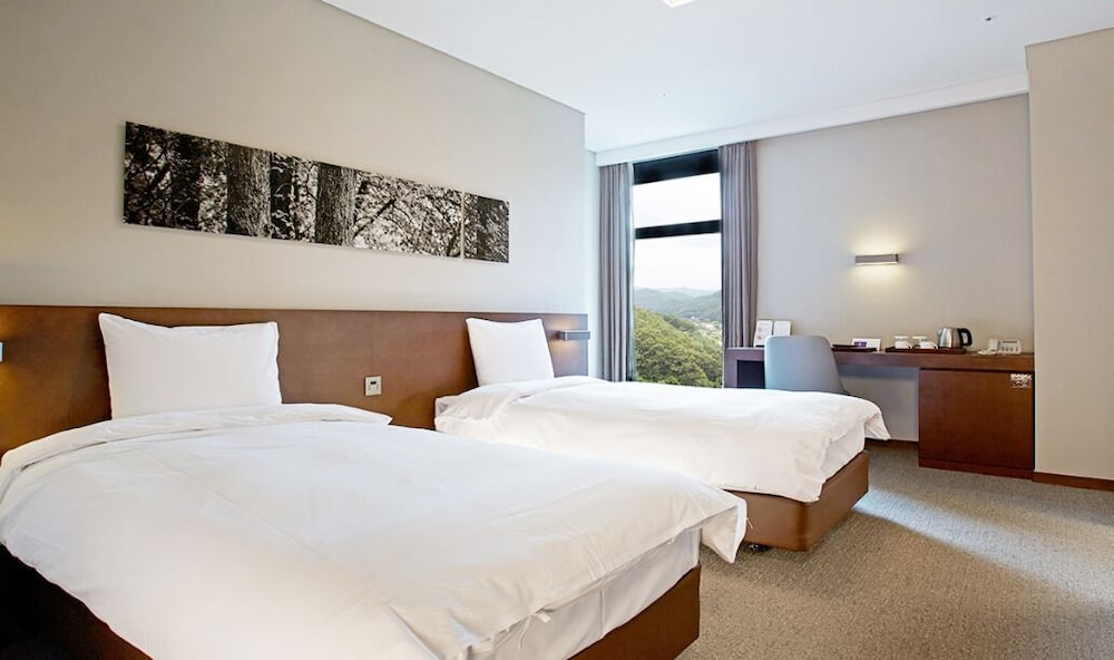 Bloomvista Hotel 6/17