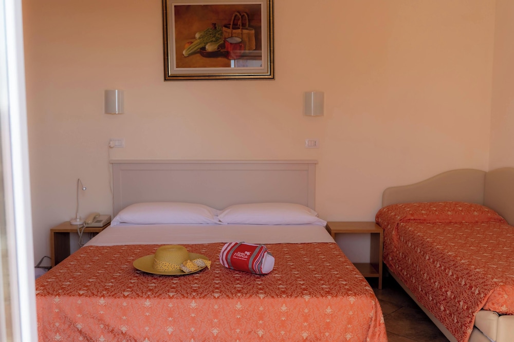 Franca Hotel 12/50