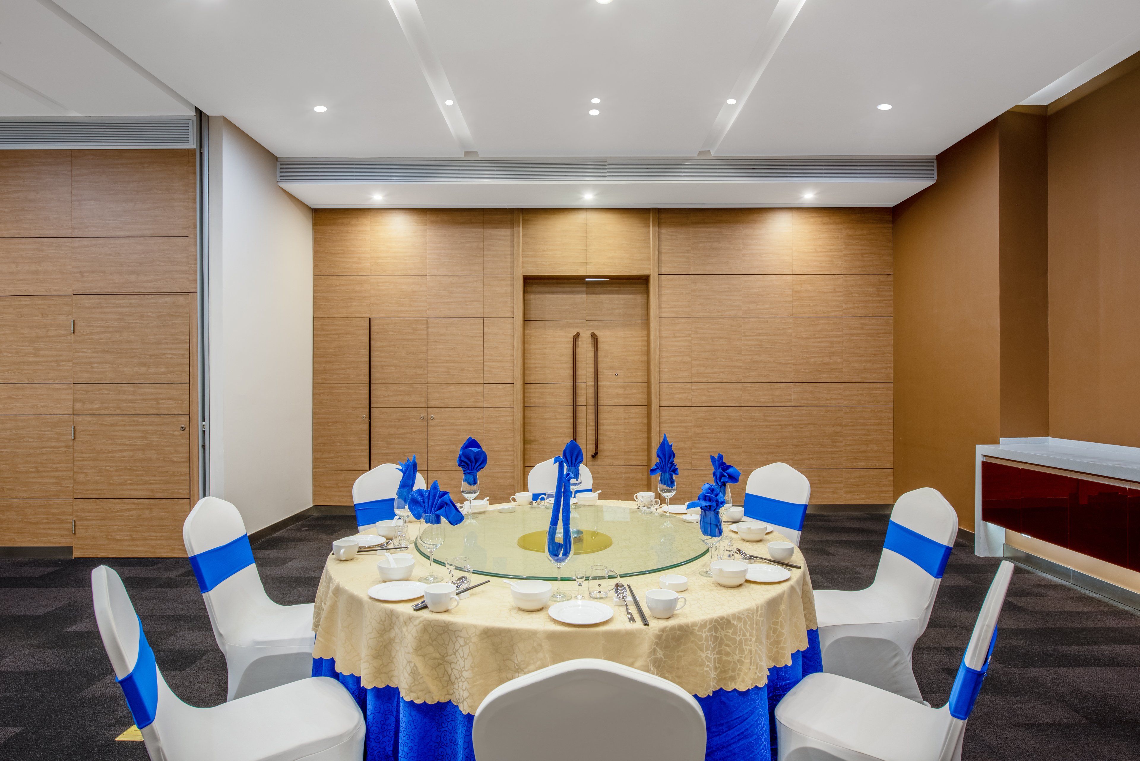 Holiday Inn Express Ordos Dongshen 26/33