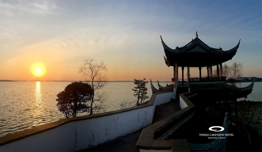 Tongli Lakeview Hotel 68/76