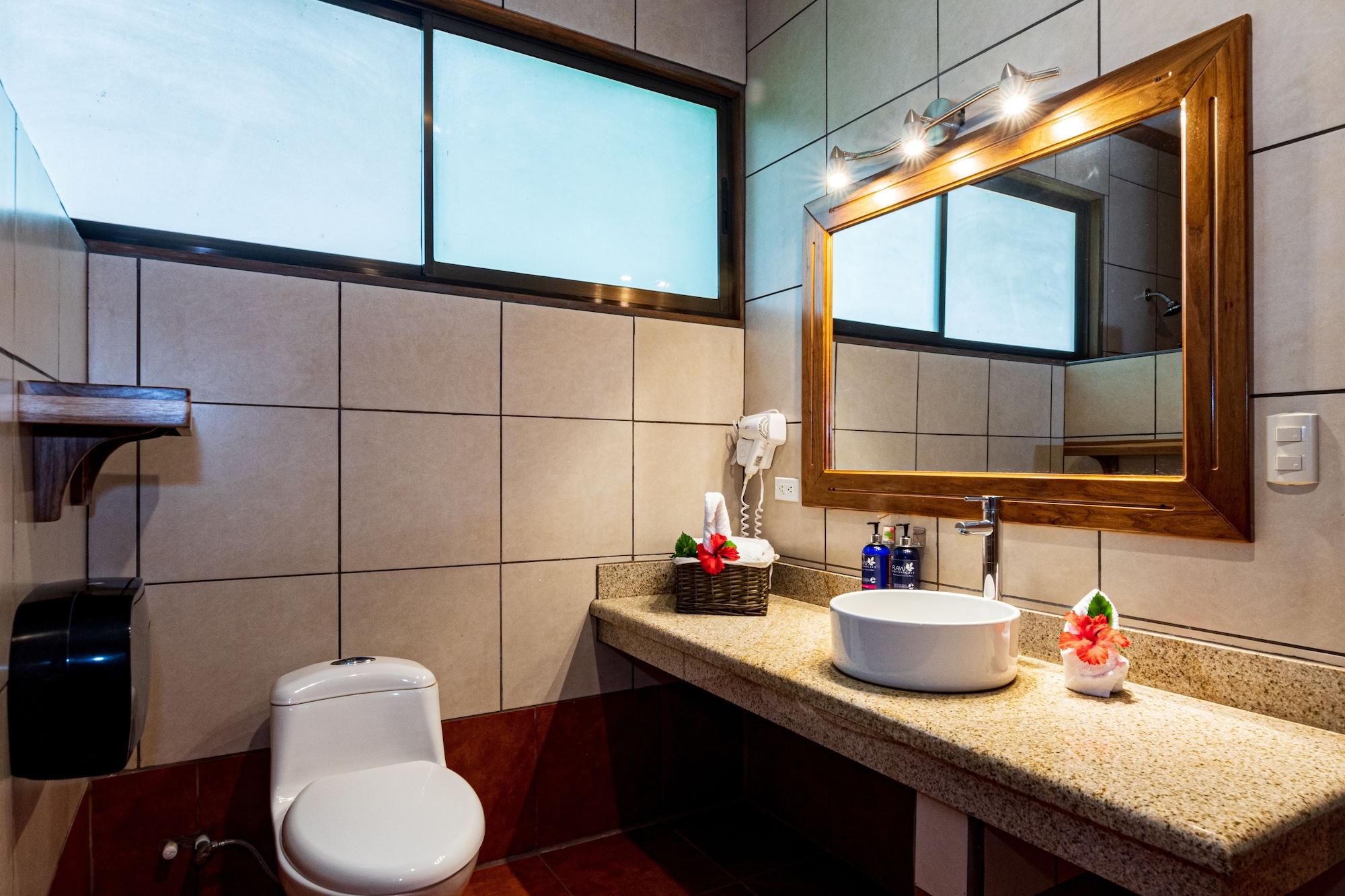 Superior, Suite, Hacienda Guachipelin Hotel 6/7