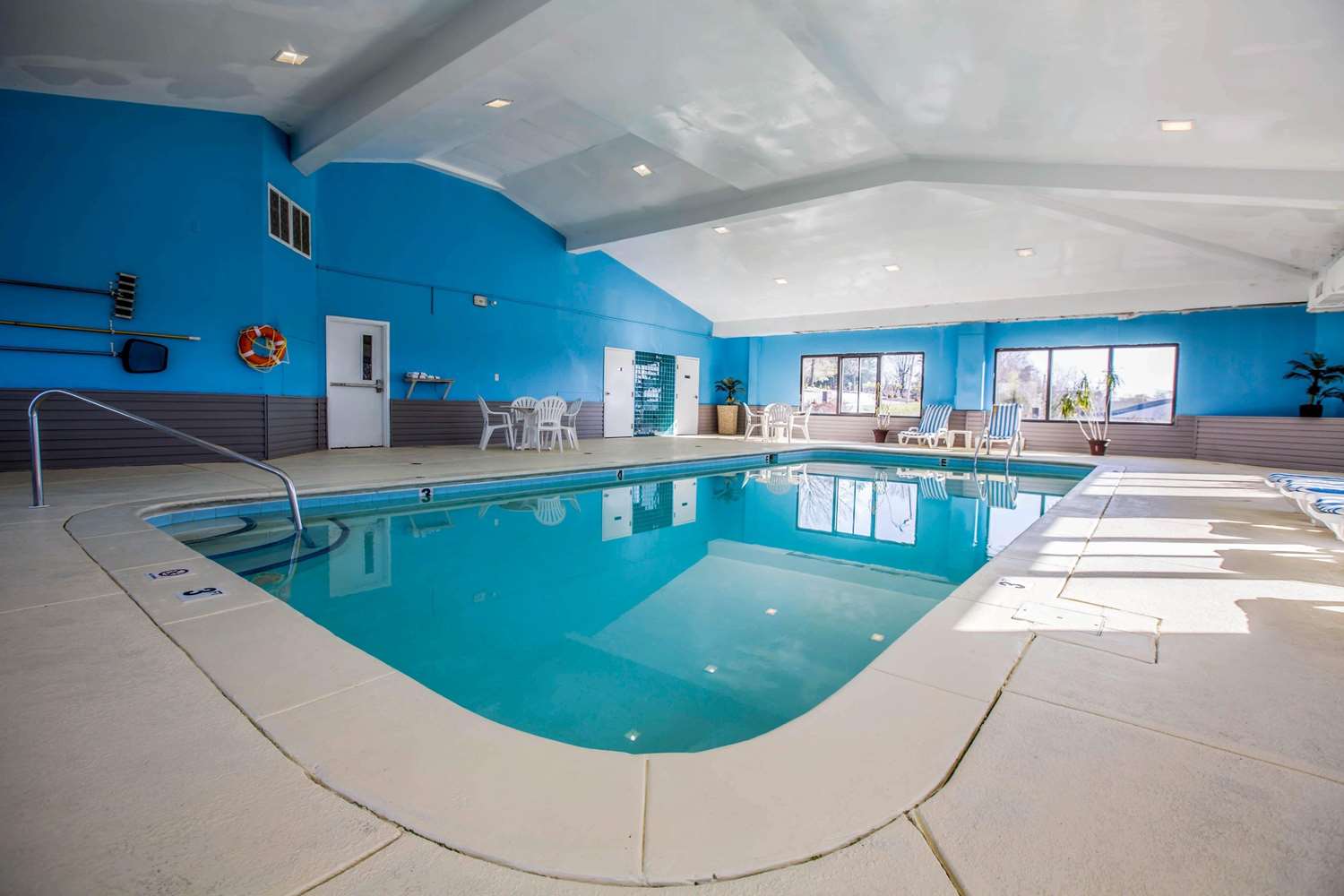 Quality Suites Morristown West 15/18