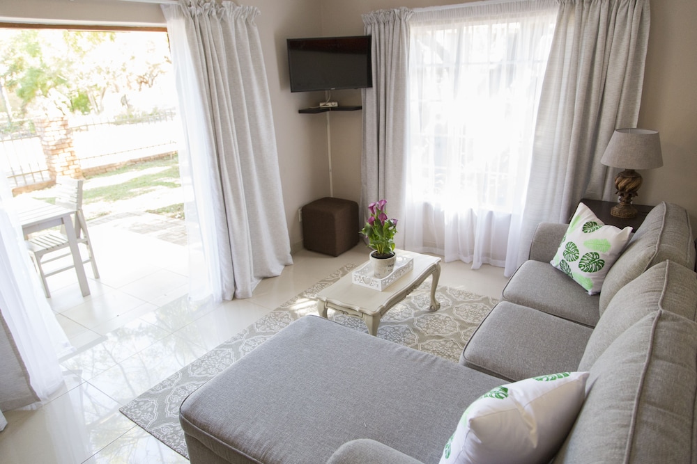 Nehema Manor 28/45
