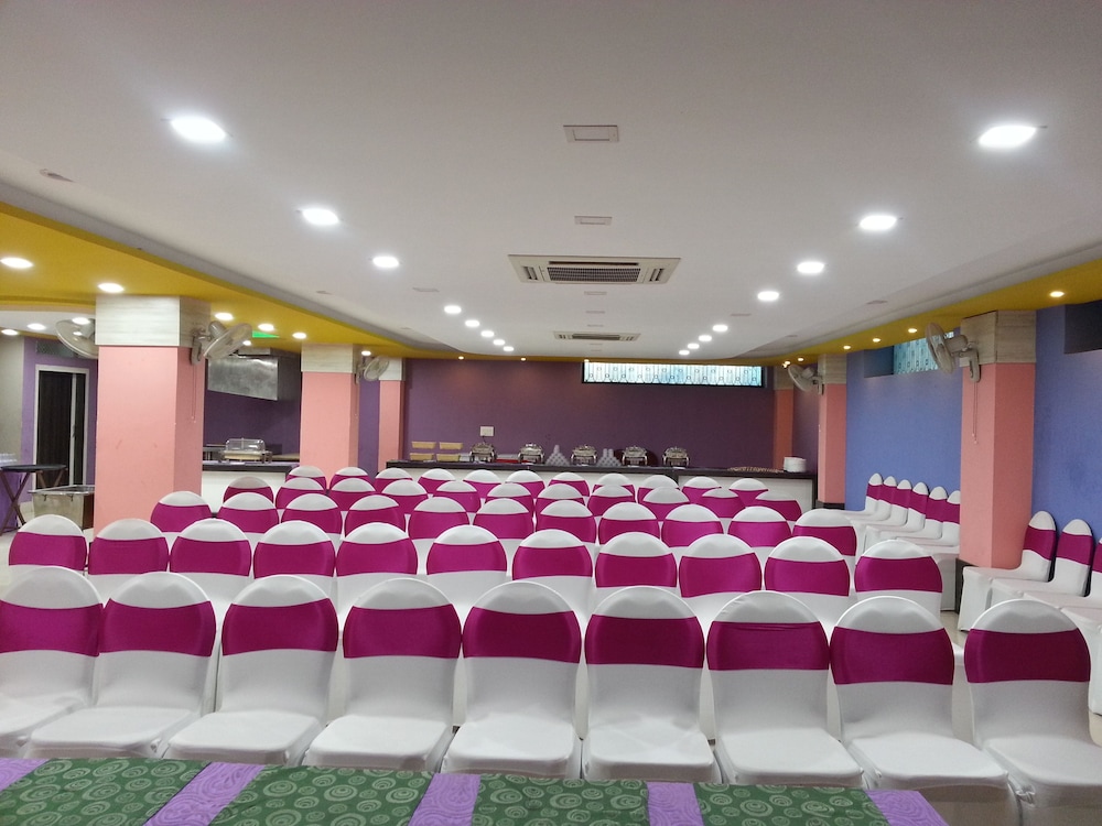 HEERALAL HOTEL 17/22