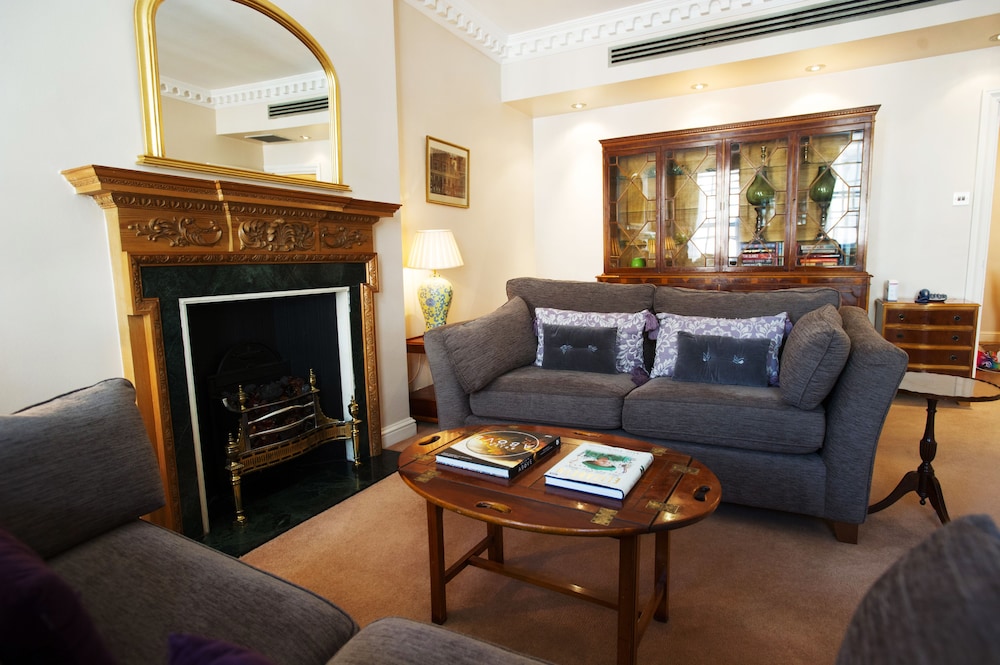 9 Hertford Street Apartments 29/49