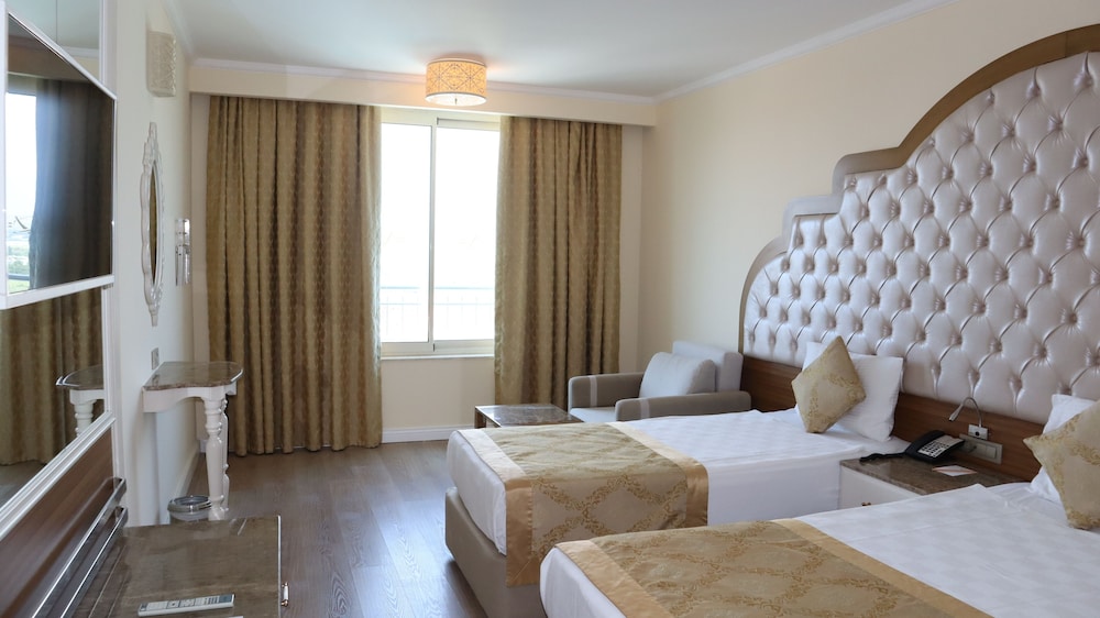 Oz Side Premium Hotel 17/95