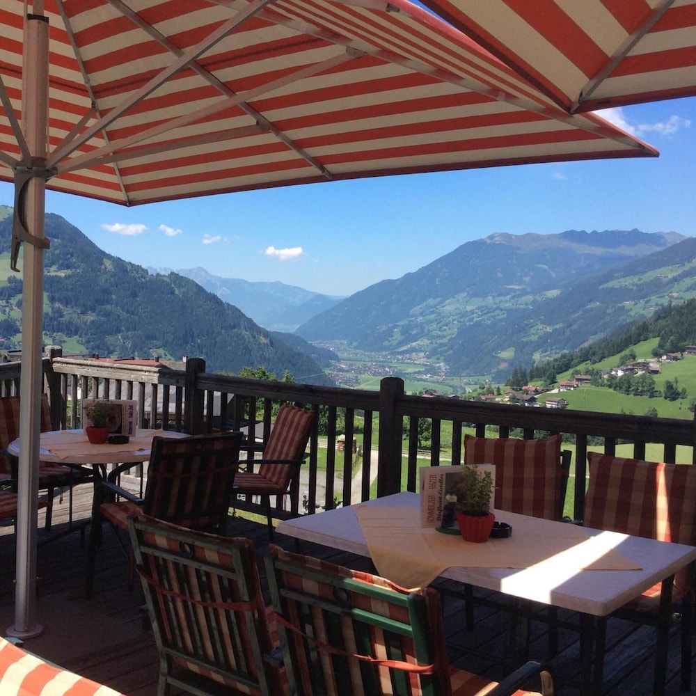 Alpen Wohlfuhlhotel Dorflwirt 24/32