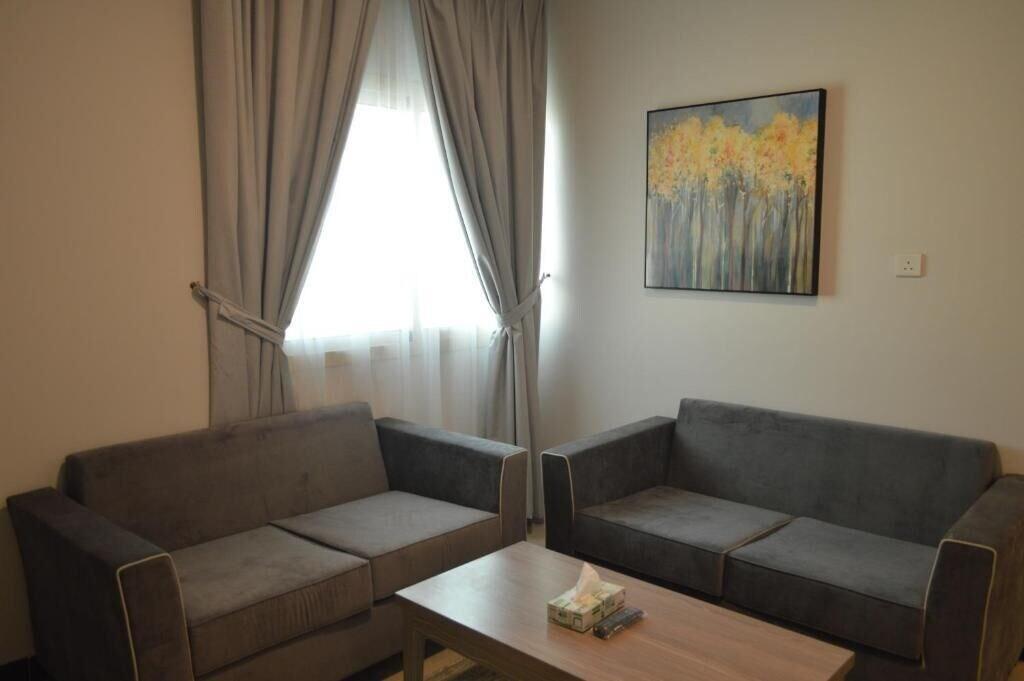 إطلالة الشرفة ٣(Terrace View 3 - Serviced Apartments) 17/25