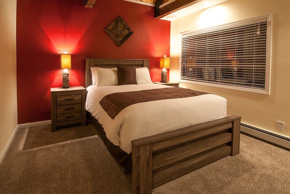 2 Bedrooms, Signature, Villa, 2 Queen Beds, Mountain Side, 2 Sofa