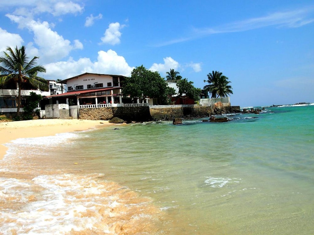 Sun N Sea Hotel 20/30