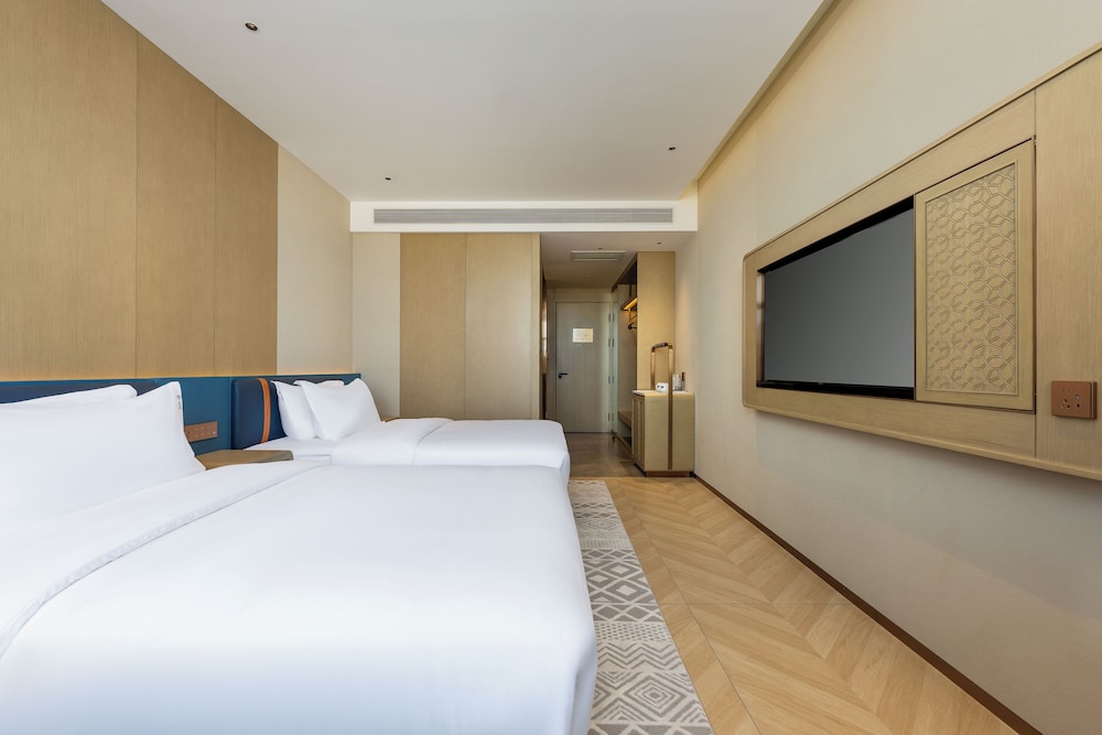 غرفة قياسية بسرير كينج، Holiday Inn Express Kashgar Downtown by IHG 1/3