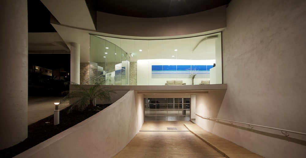 The Waves Serviced Apartments 12/52