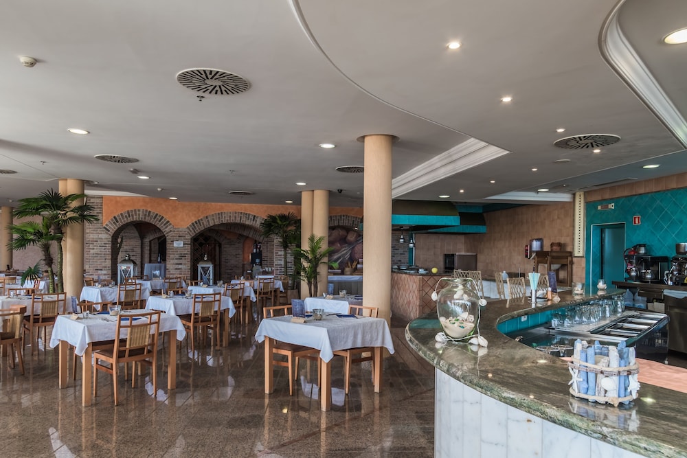 Hotel Esmeralda Maris by LIVVO 60/71