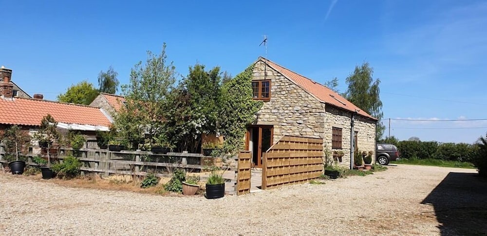 The Old Cart House 4/41