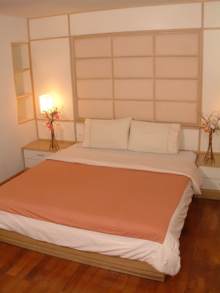 Zen Rooms Silom Soi 17 12/62