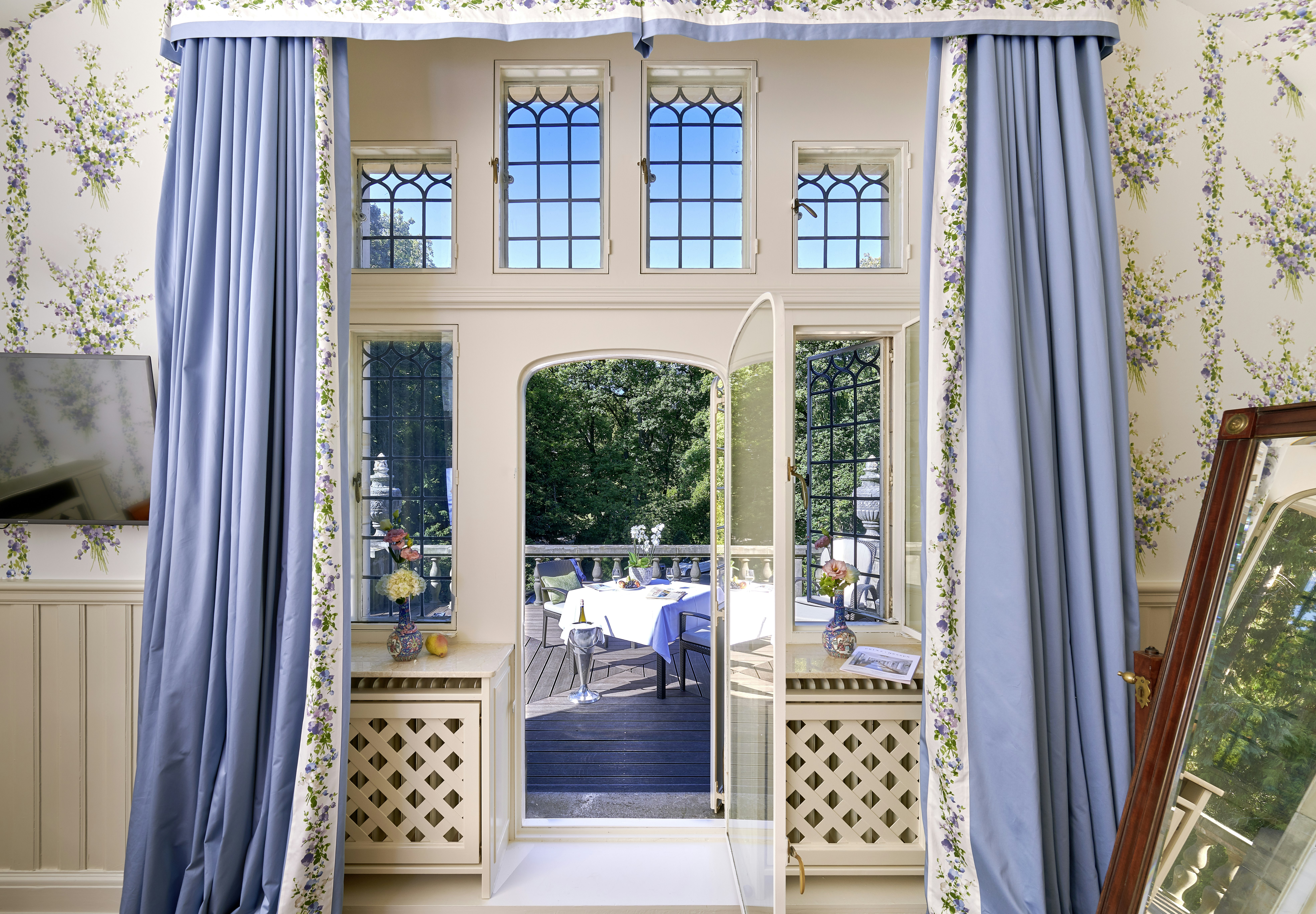 Castle, Suite, Balcony